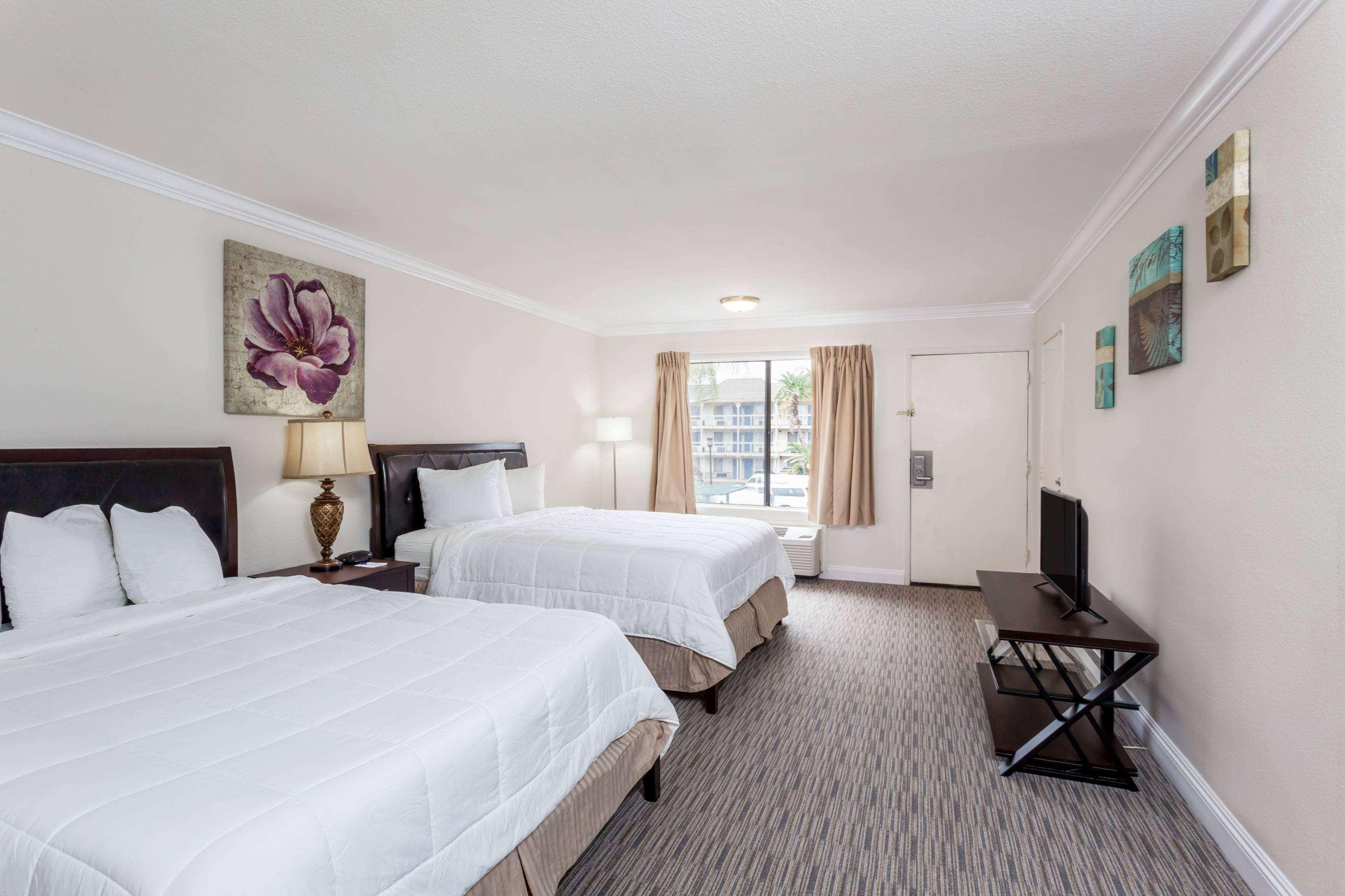 Ramada By Wyndham Anaheim Convention Center Hotell Exteriör bild