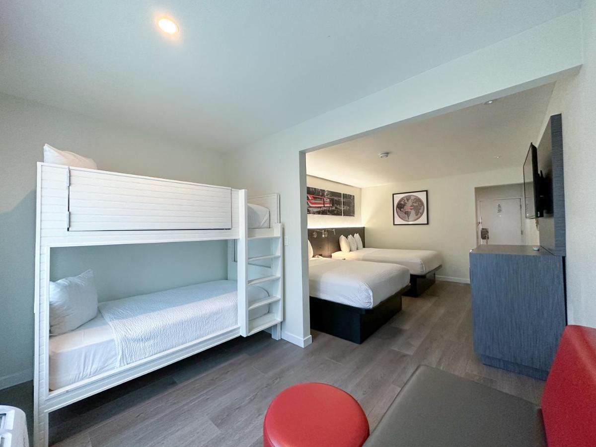 Ramada By Wyndham Anaheim Convention Center Hotell Exteriör bild