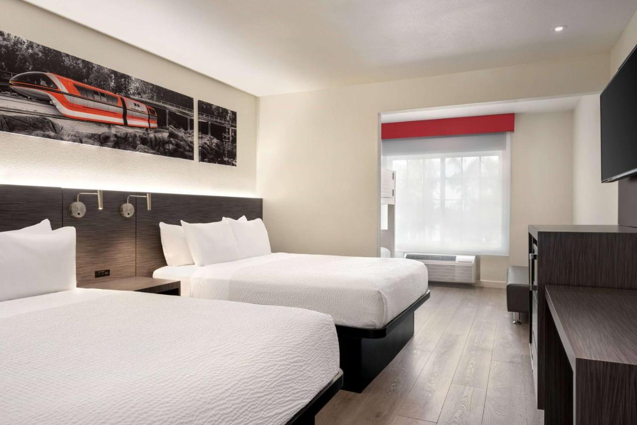 Ramada By Wyndham Anaheim Convention Center Hotell Exteriör bild