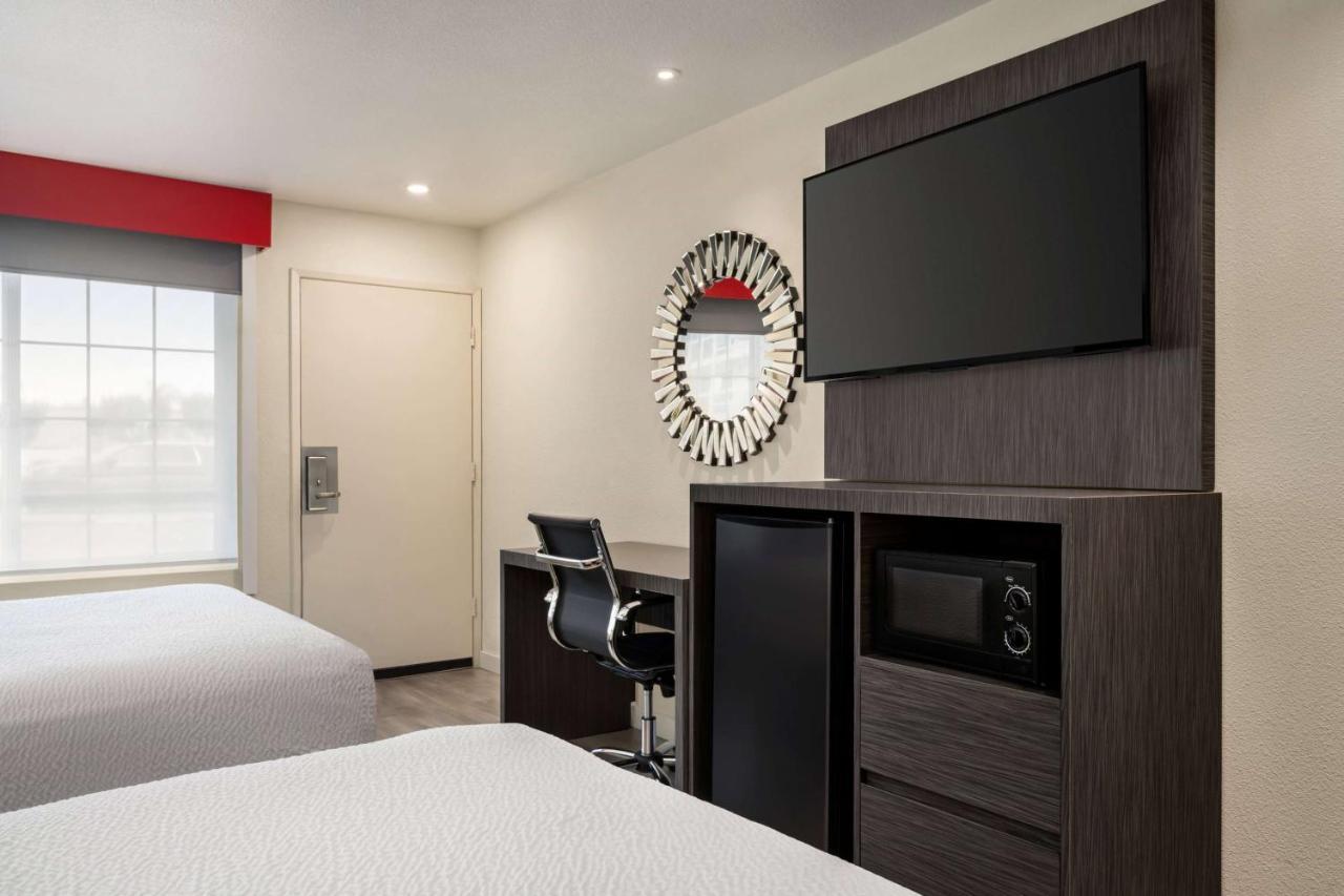 Ramada By Wyndham Anaheim Convention Center Hotell Exteriör bild