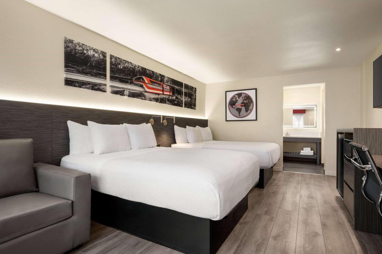 Ramada By Wyndham Anaheim Convention Center Hotell Exteriör bild